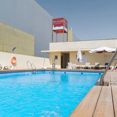 Luxsevilla Moderno Piscina Free Parking Апартаменты *