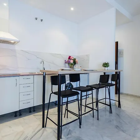 Luxsevilla Moderno Piscina Free Parking Апартаменты *