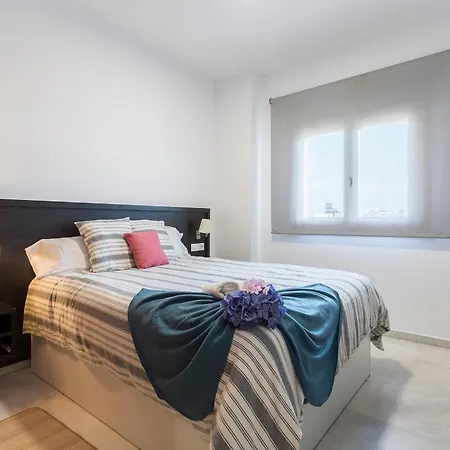 Апартаменты Luxsevilla Moderno Piscina Free Parking