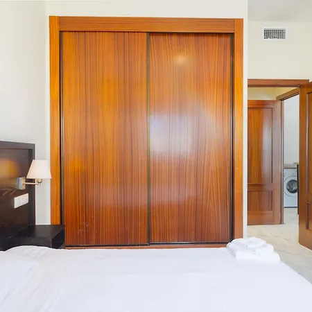 Luxsevilla Moderno Piscina Free Parking Апартаменты *