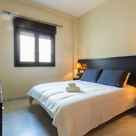 Апартаменты Luxsevilla Moderno Piscina Free Parking *
